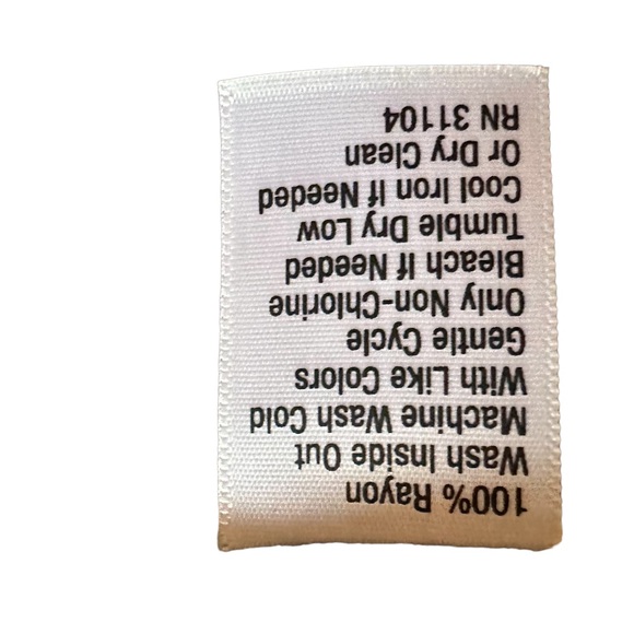 Karri Blue XL tank type top in navy and white w seashell design. V neck w tie - Picture 7 of 7